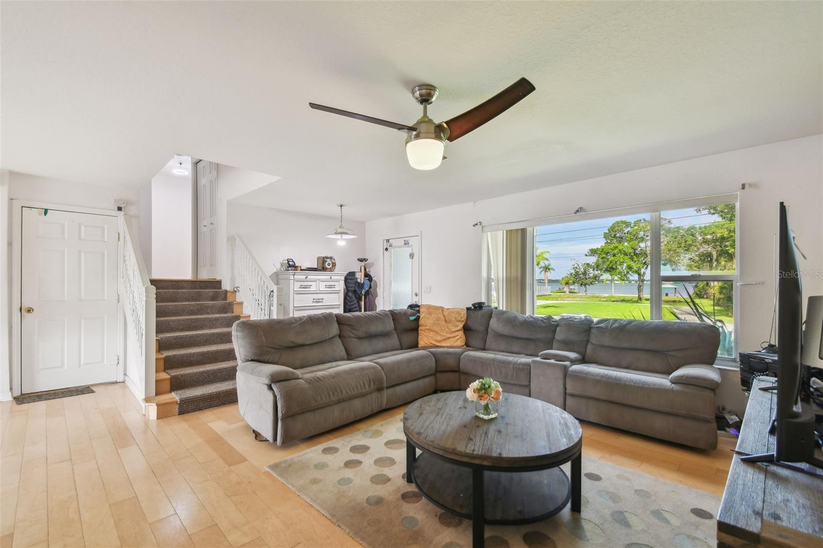 Image 22 of 46 For 317 Shore Drive E