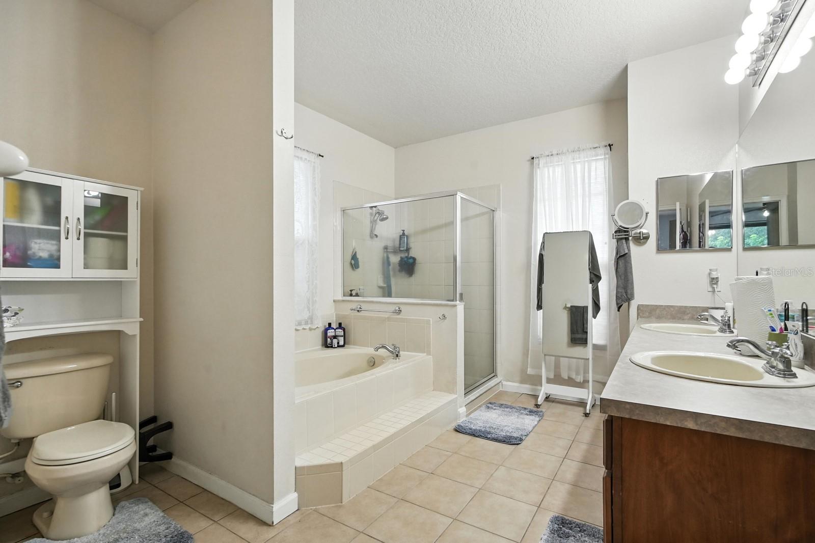 Image 21 of 41 For 2425 Village Lane