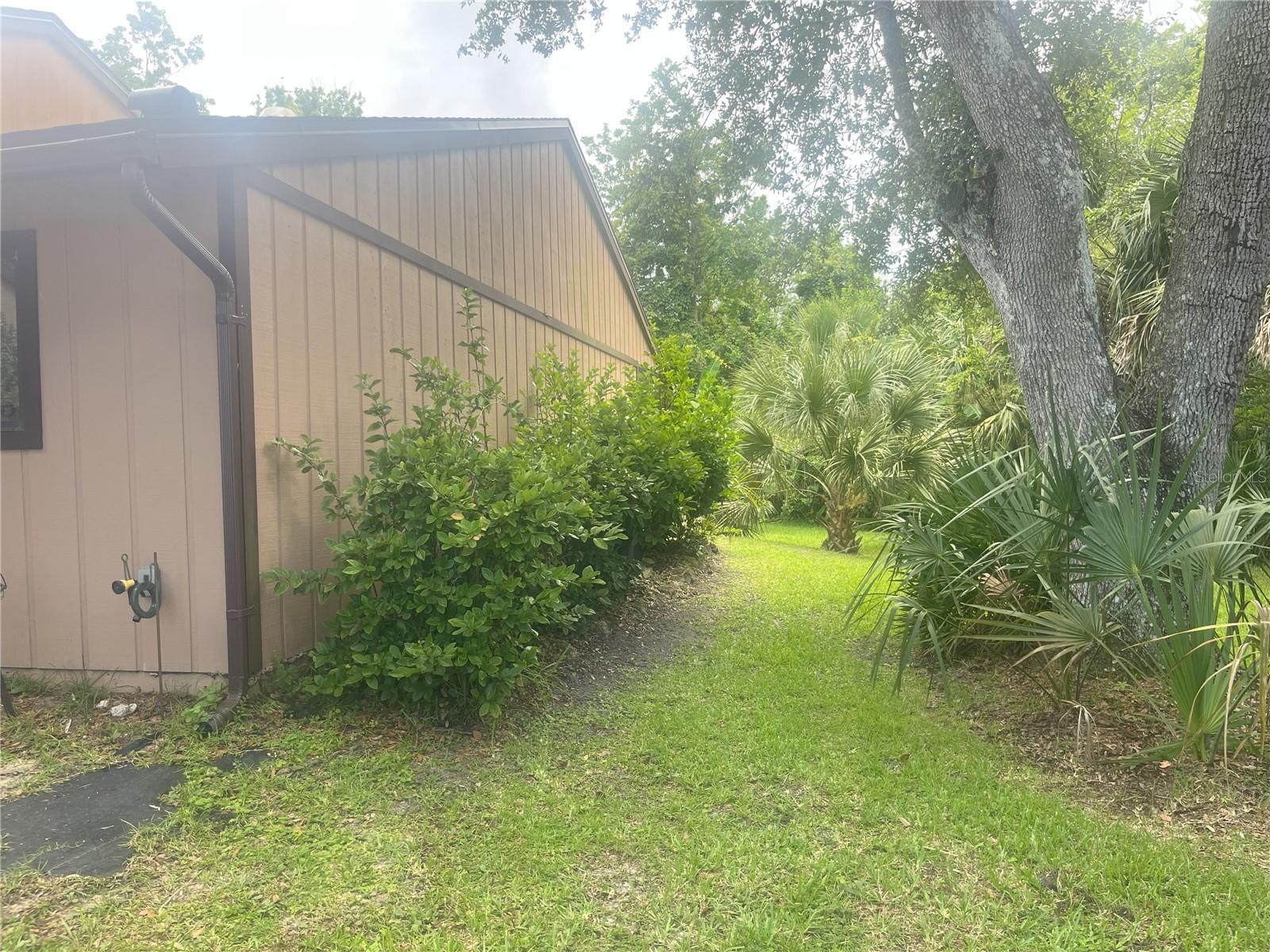 Image 19 of 22 For 10 Village Drive