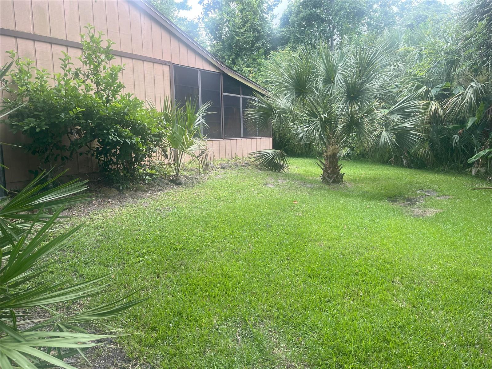 Image 20 of 22 For 10 Village Drive