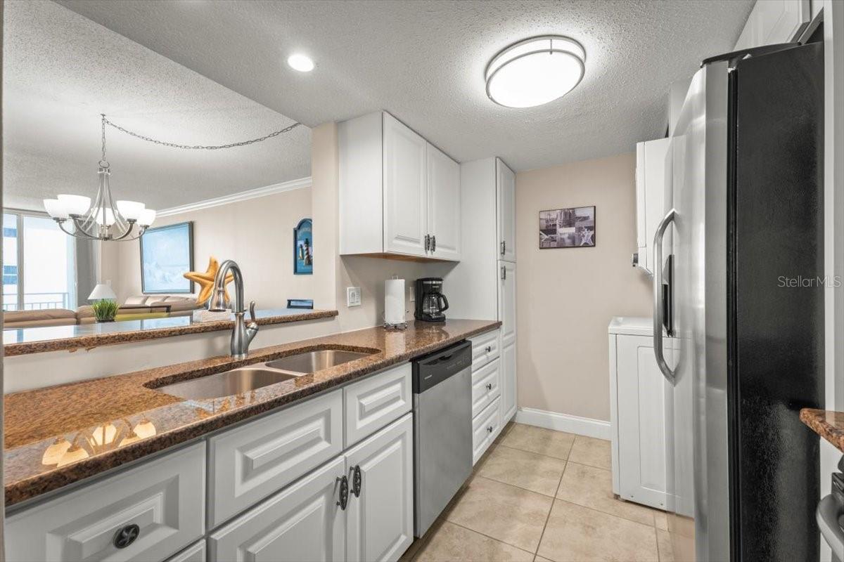 Image 7 of 37 For 4505 Atlantic Avenue 605