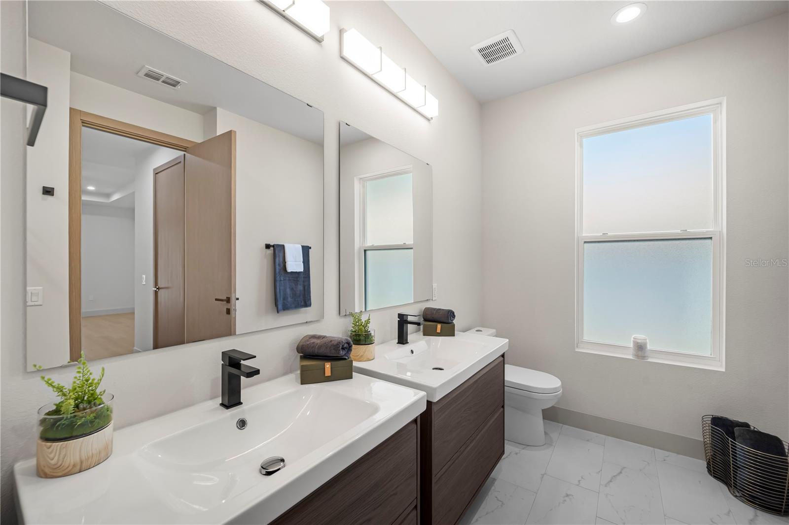 Image 15 of 71 For 179 Eric Drive