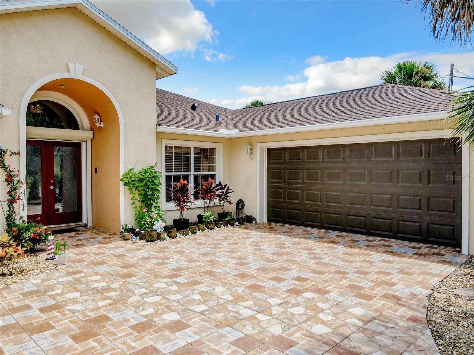 Image 11 of 56 For 325 8th Street