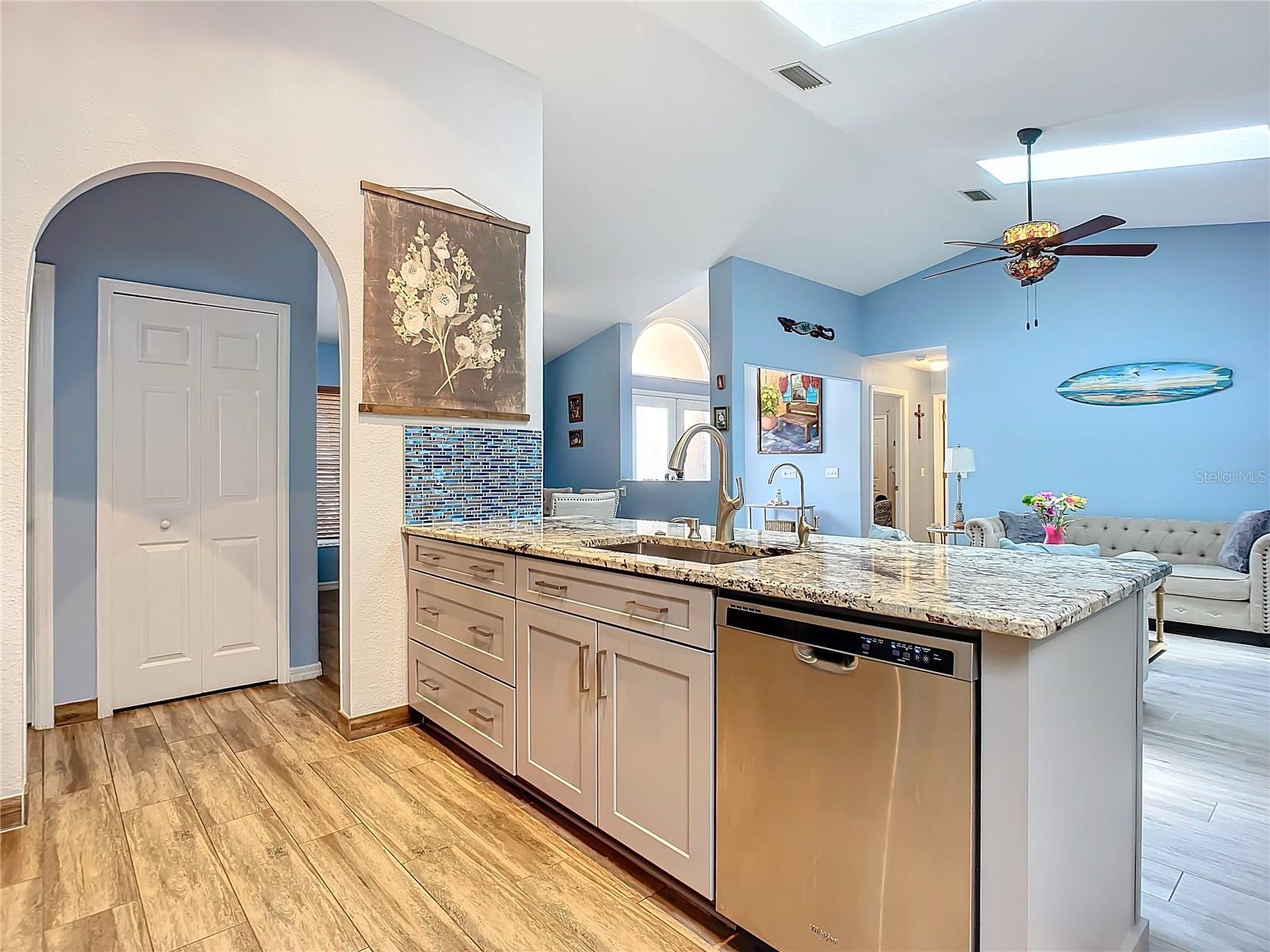 Image 21 of 56 For 325 8th Street