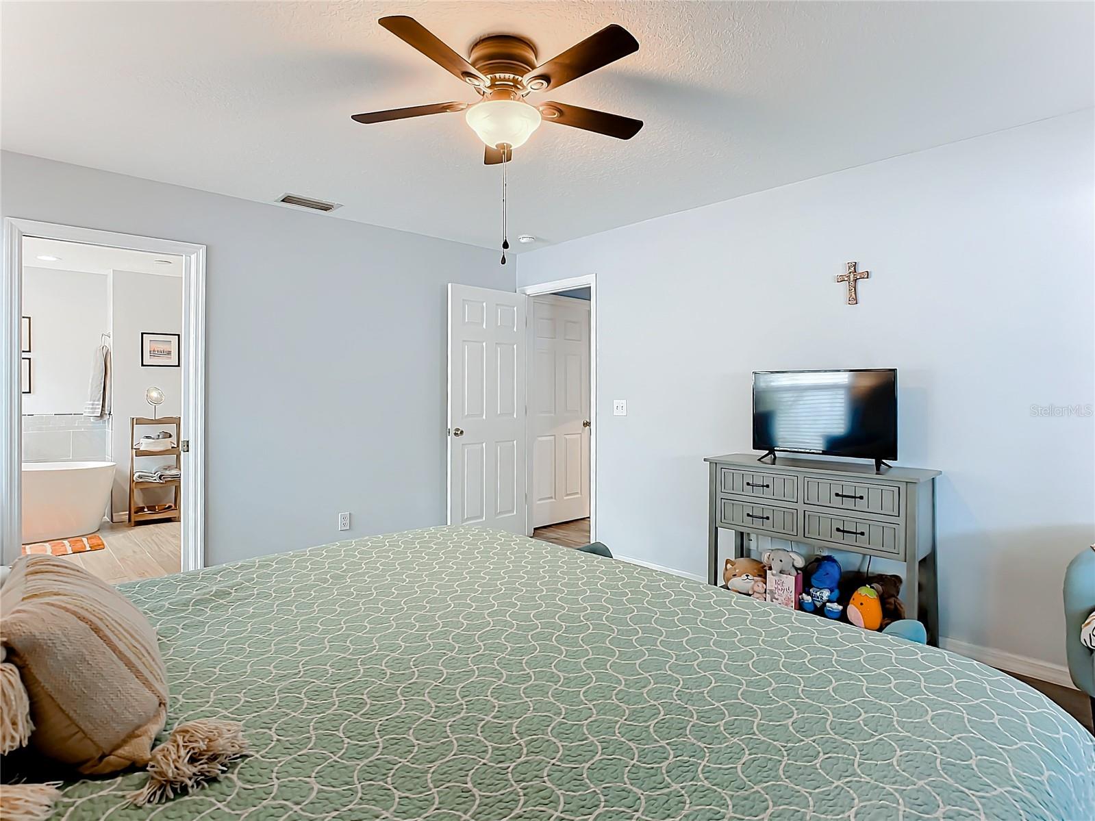 Image 42 of 56 For 325 8th Street