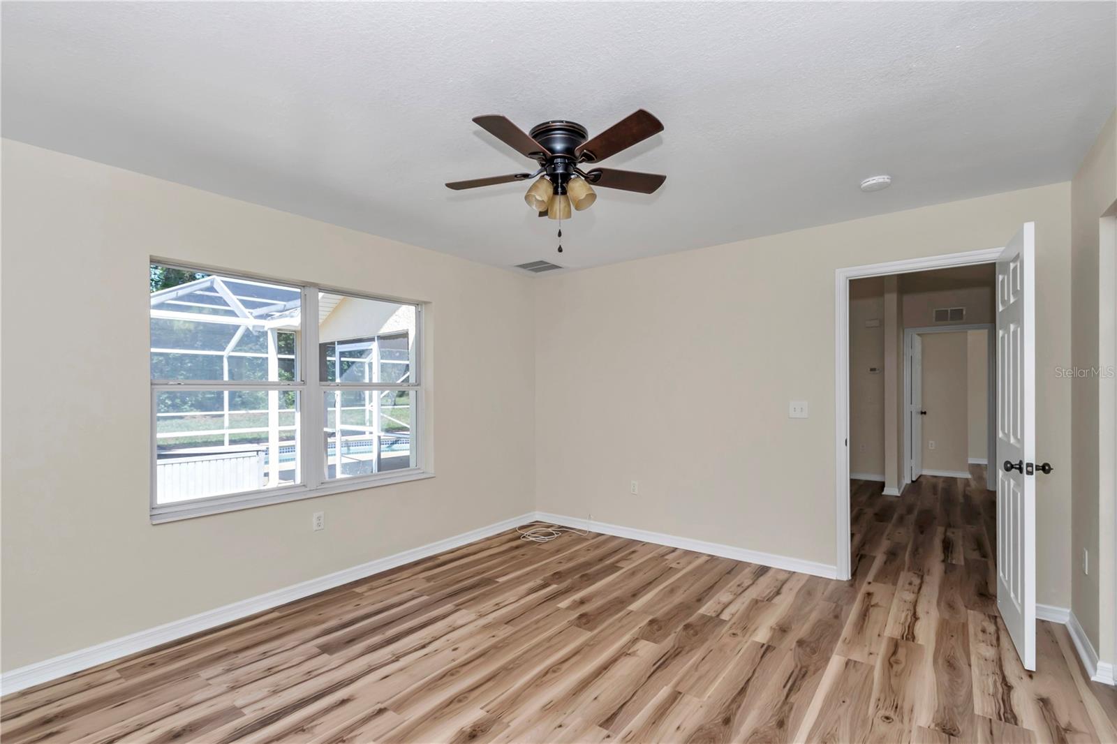 Image 14 of 27 For 11745 72nd Circle