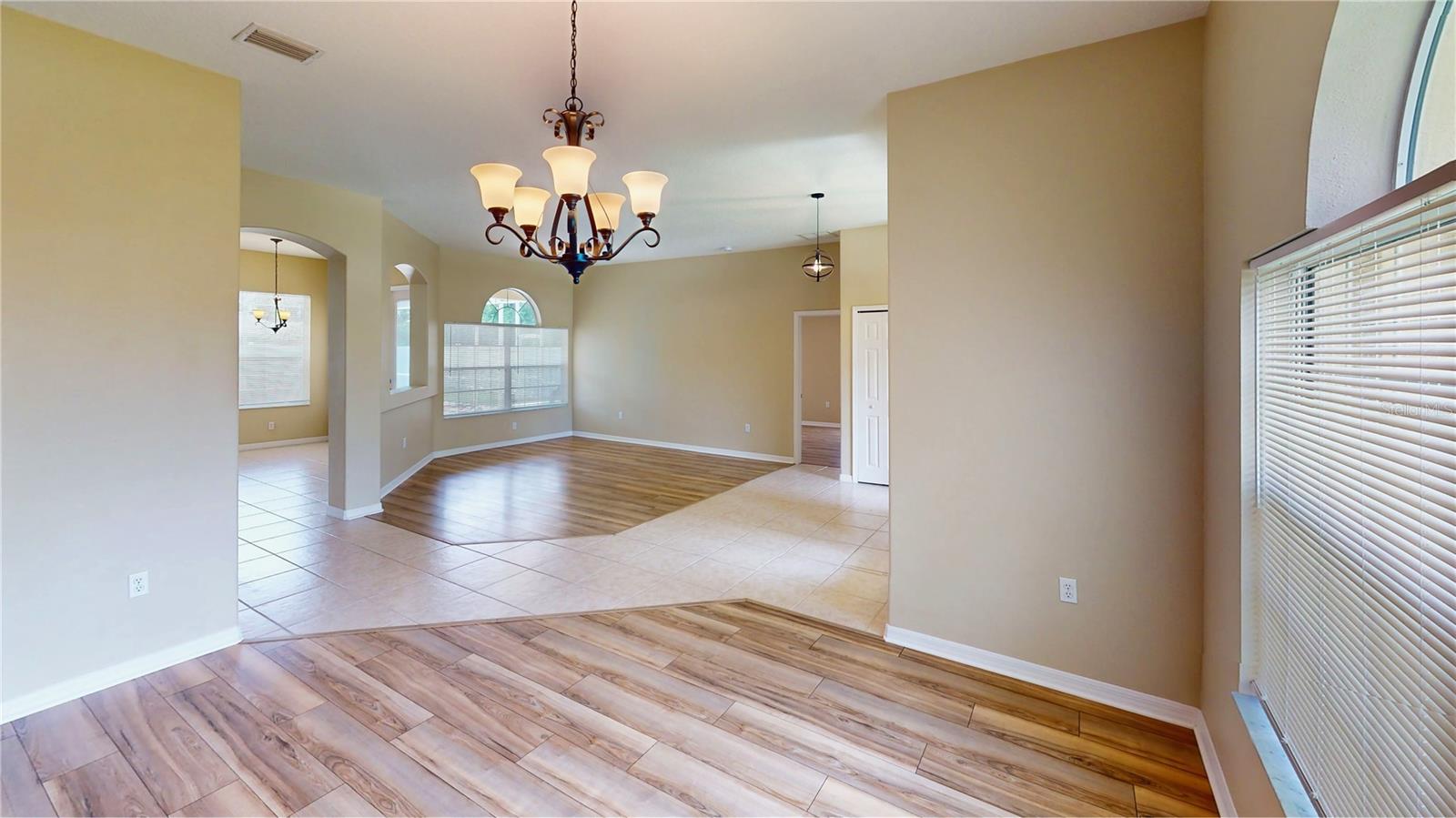 Image 9 of 70 For 27 Woodstone Lane