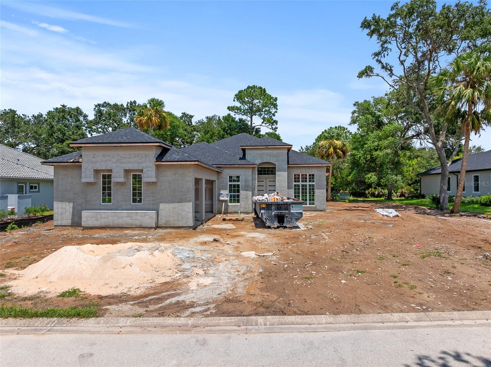 Image 4 of 44 For 19 Old Oak Drive N