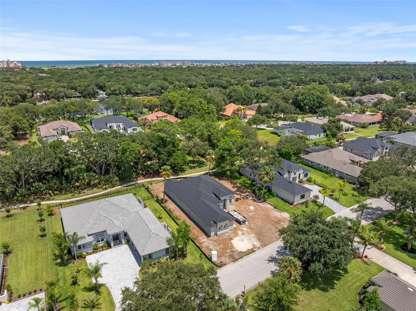 Image 6 of 44 For 19 Old Oak Drive N