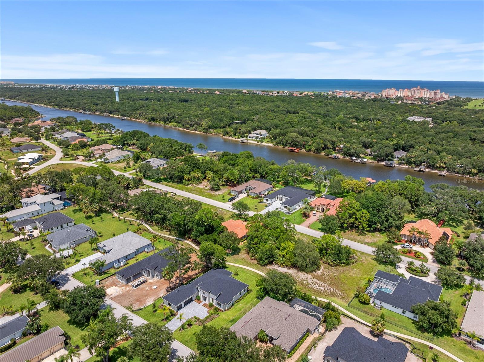 Image 8 of 44 For 19 Old Oak Drive N