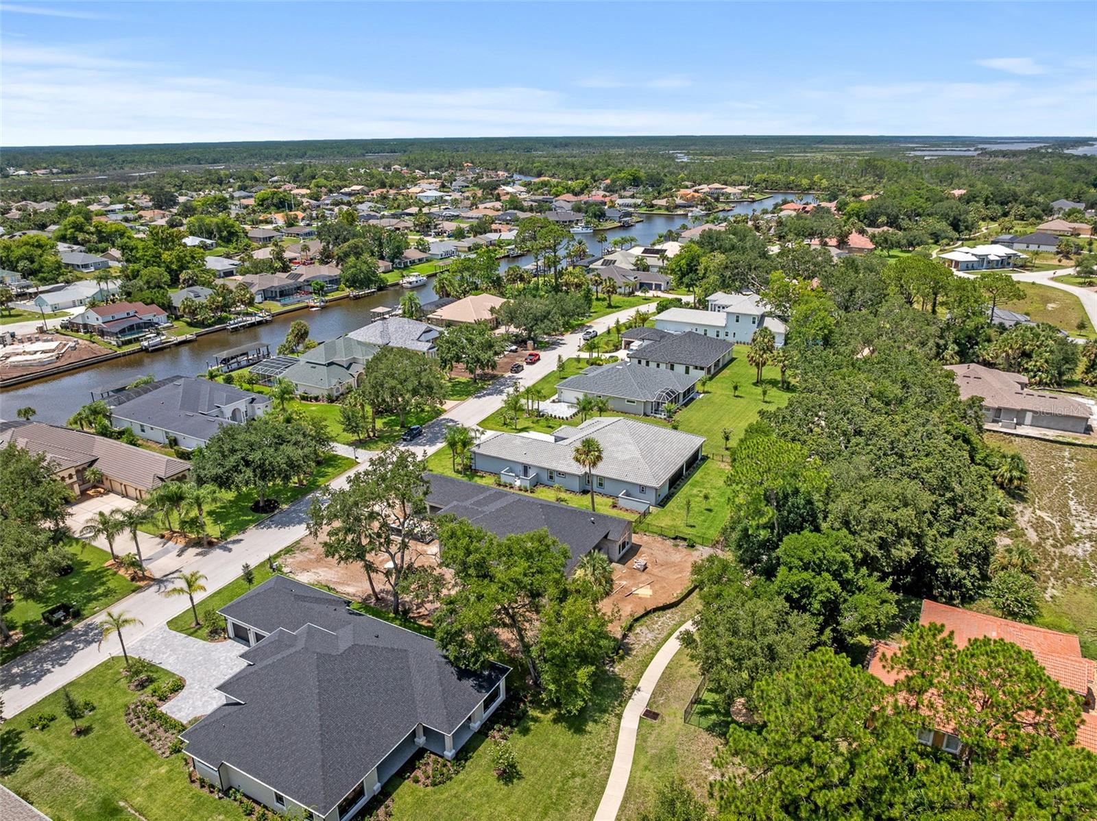 Image 9 of 44 For 19 Old Oak Drive N