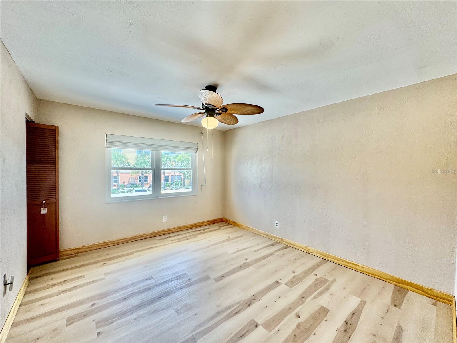 Image 12 of 14 For 3700 Ocean Shore Boulevard 43