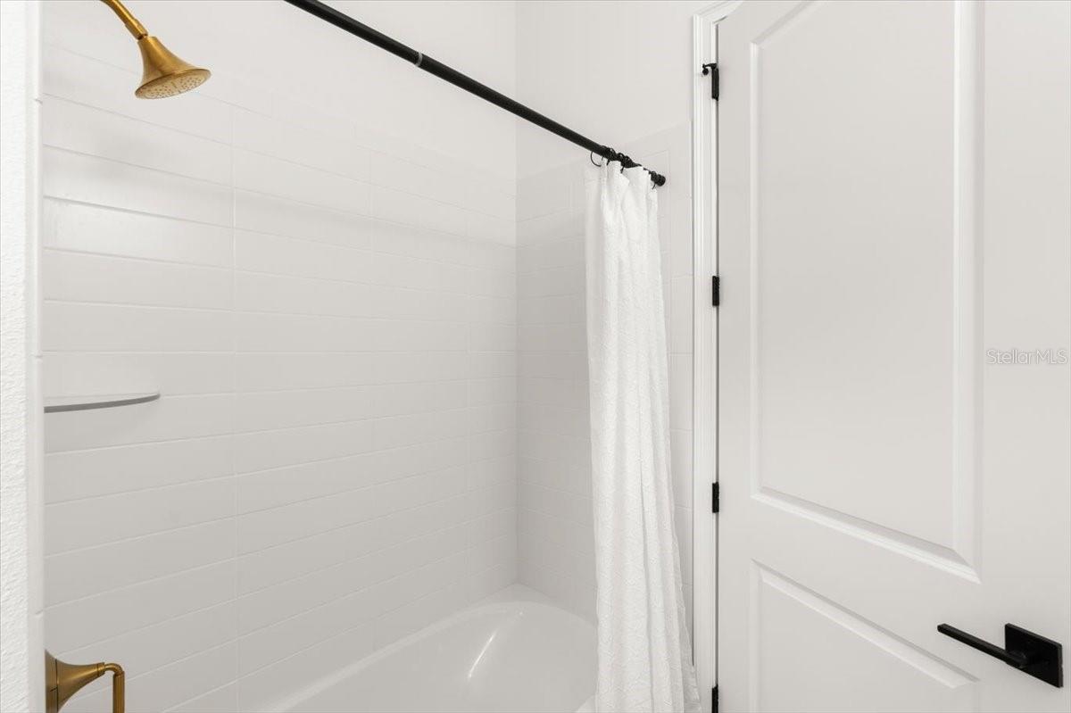 Image 31 of 63 For 476 Stirling Bridge Drive