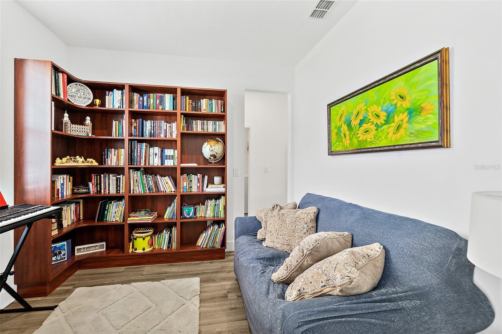 Image 12 of 44 For 62 Riverina Drive