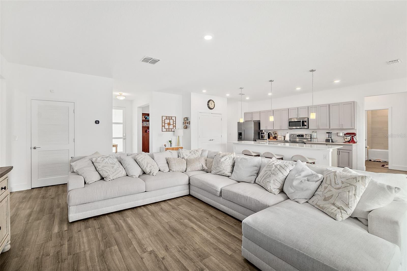 Image 6 of 44 For 62 Riverina Drive