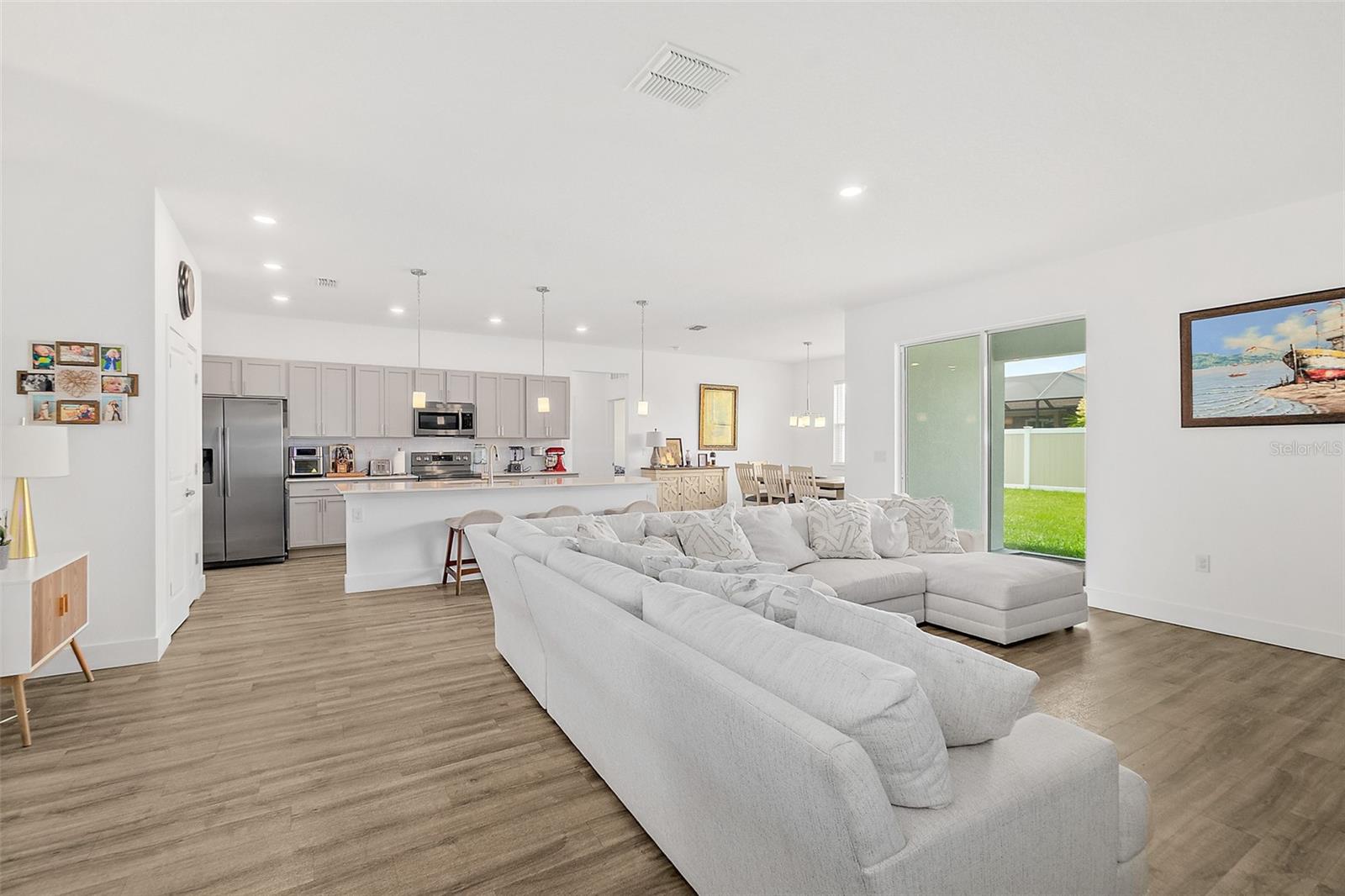 Image 7 of 44 For 62 Riverina Drive
