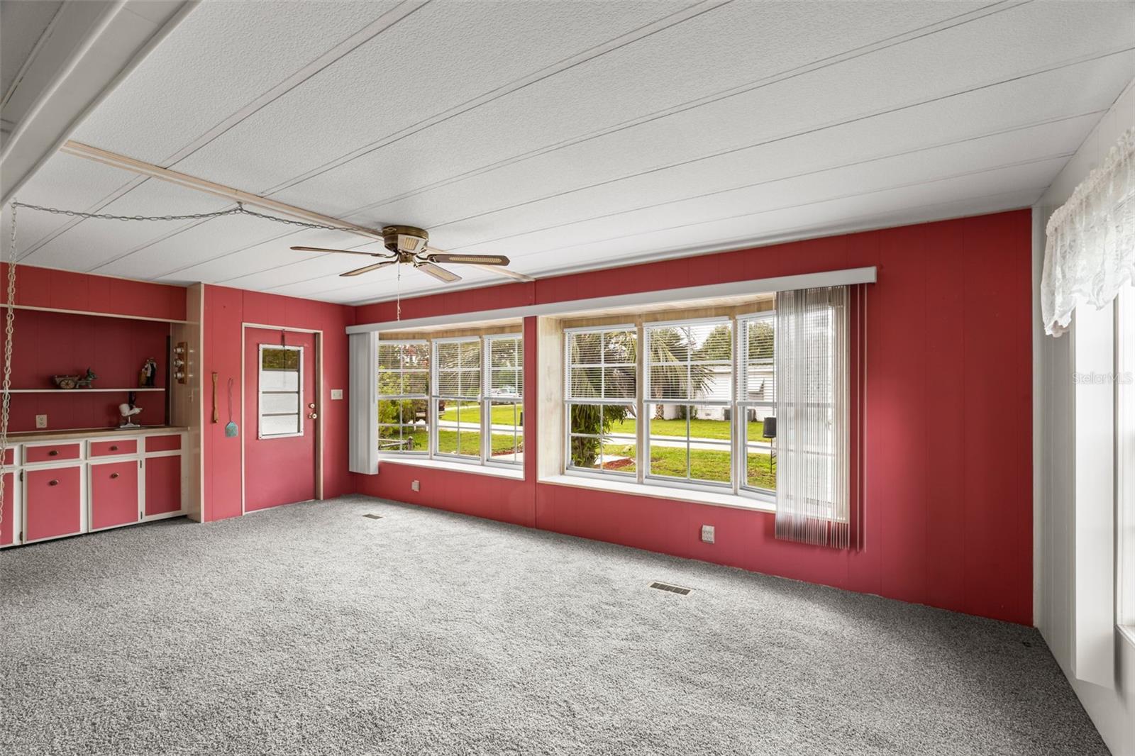 Image 10 of 58 For 123 Peninsular Drive