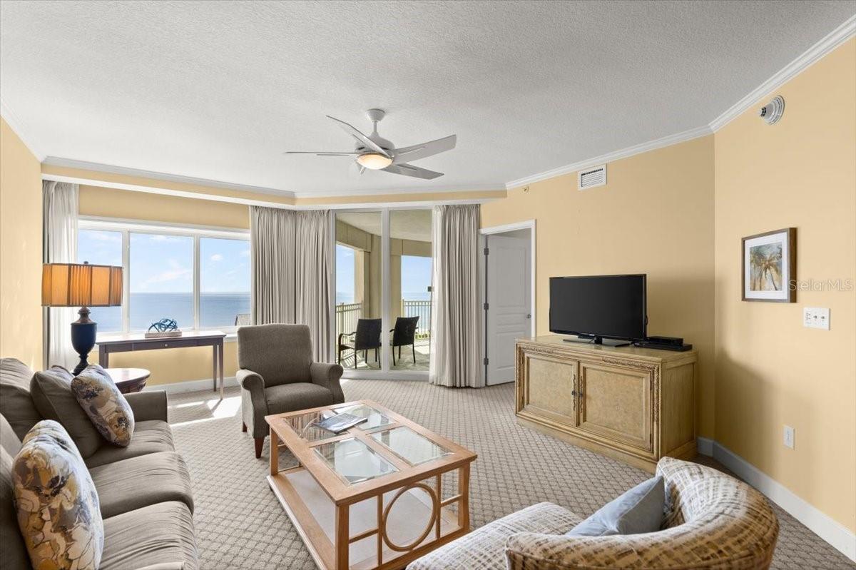 Image 16 of 60 For 200 Ocean Crest Drive 813