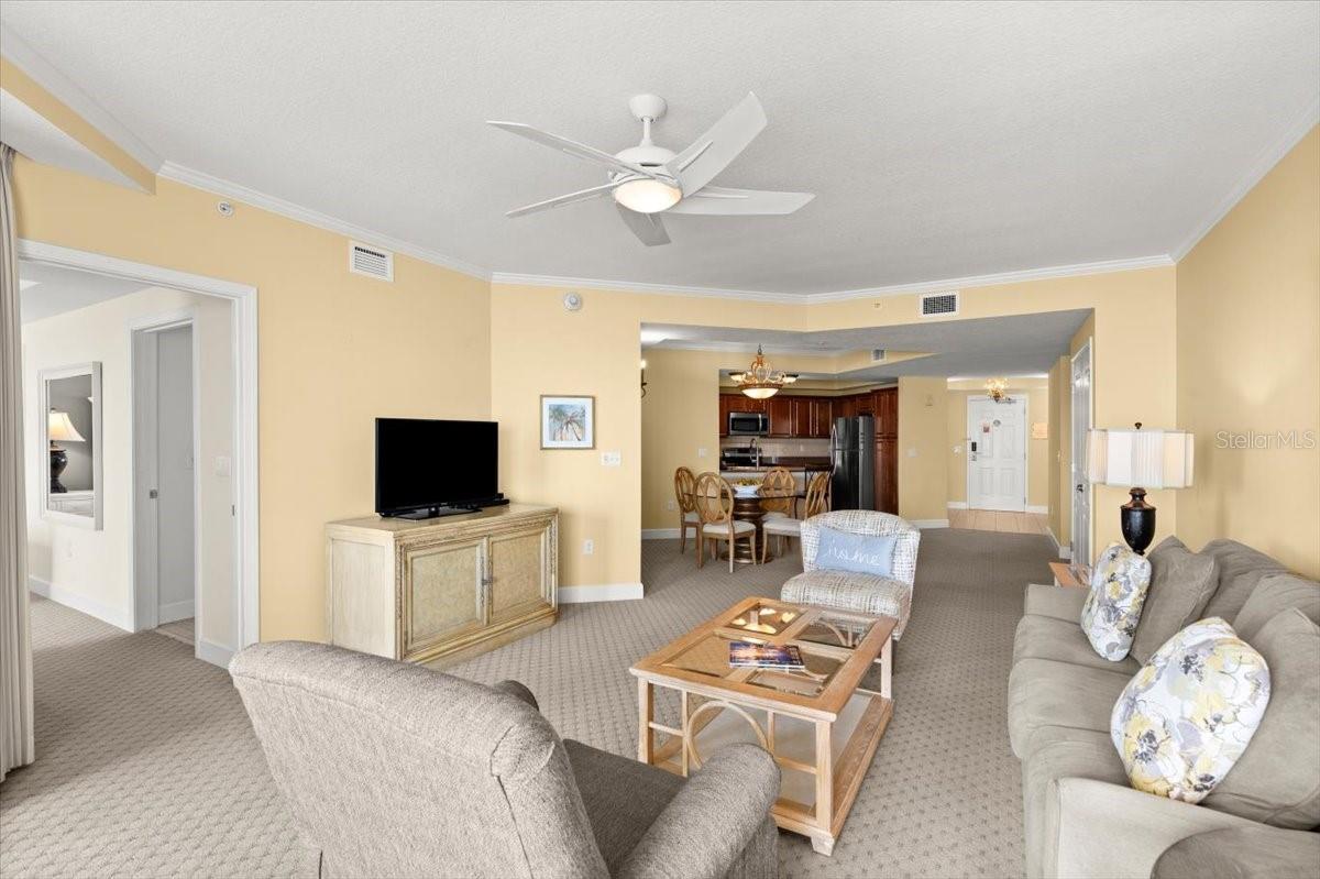 Image 18 of 60 For 200 Ocean Crest Drive 813