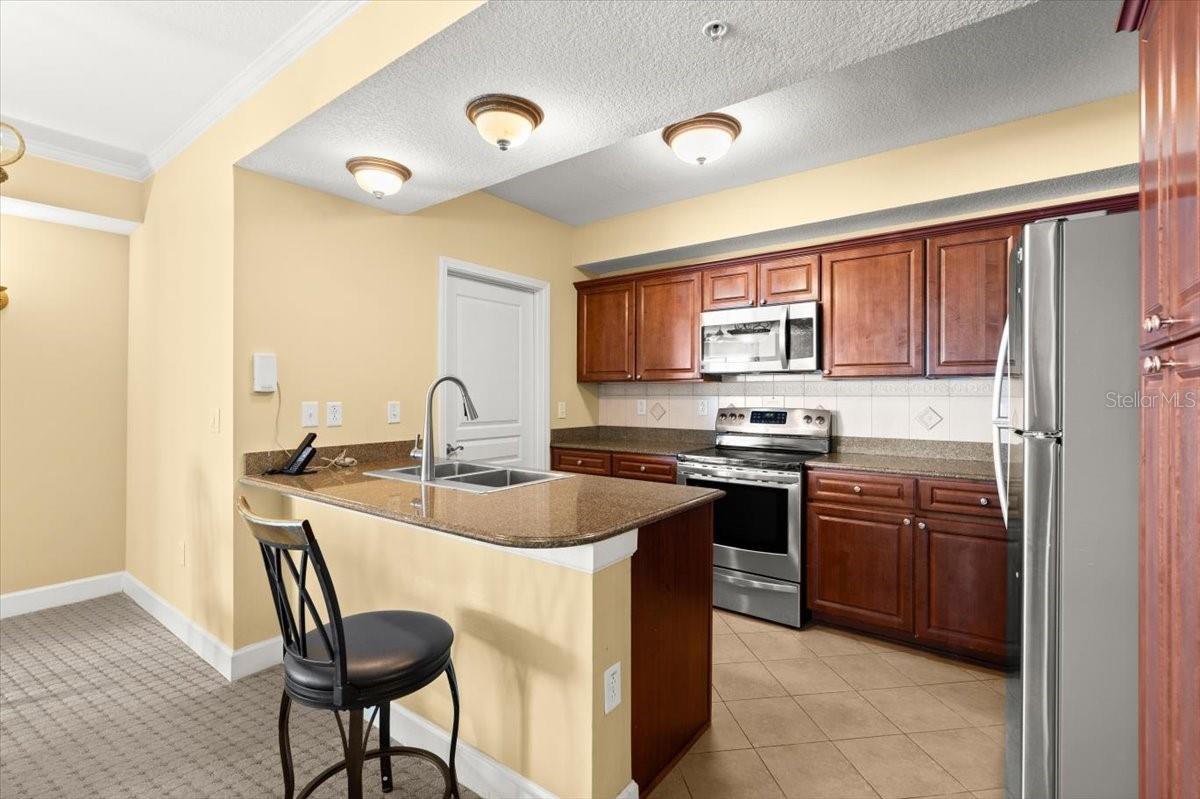 Image 9 of 60 For 200 Ocean Crest Drive 813