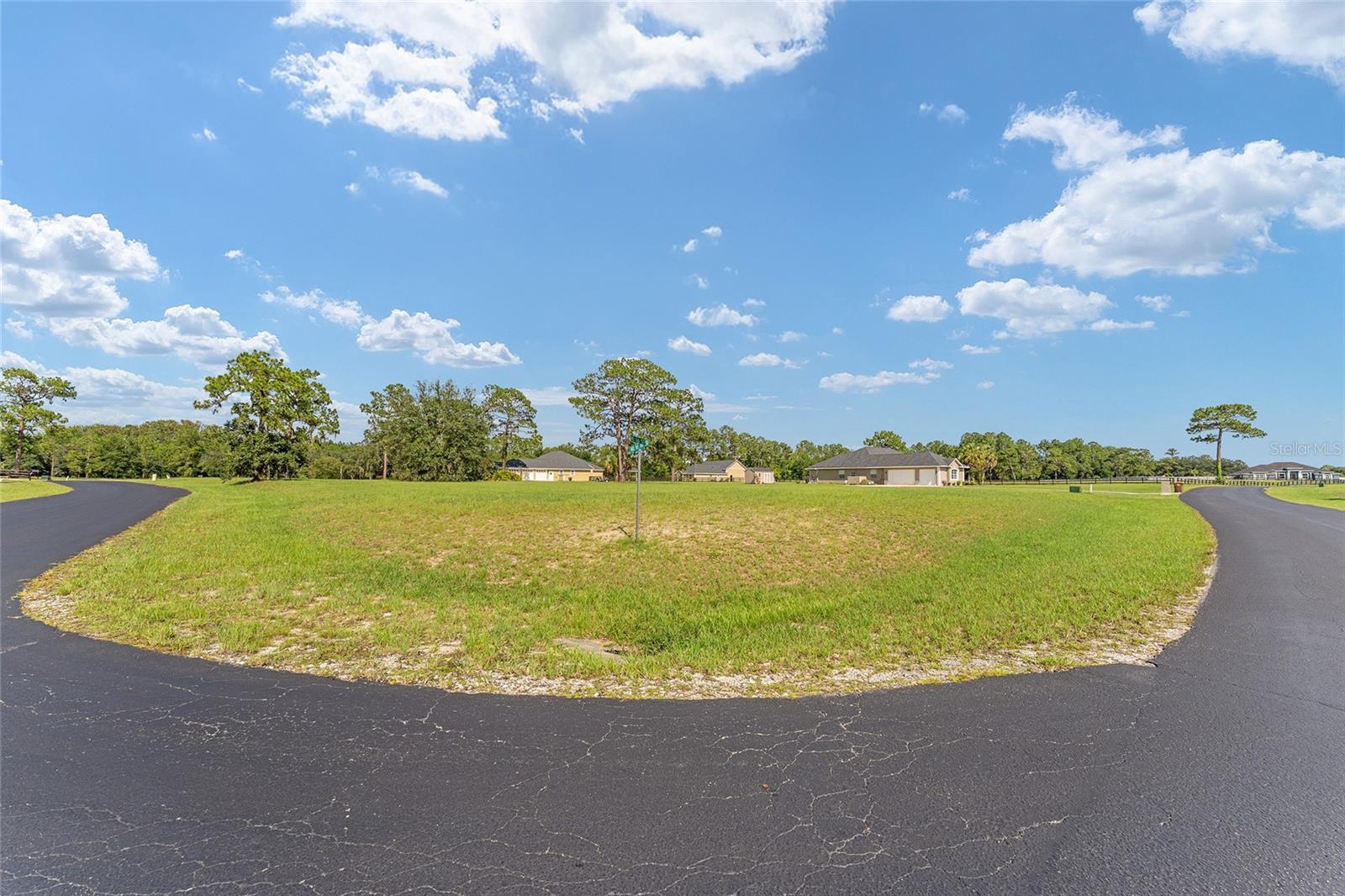 Image 4 of 27 For  Ne 66th St  