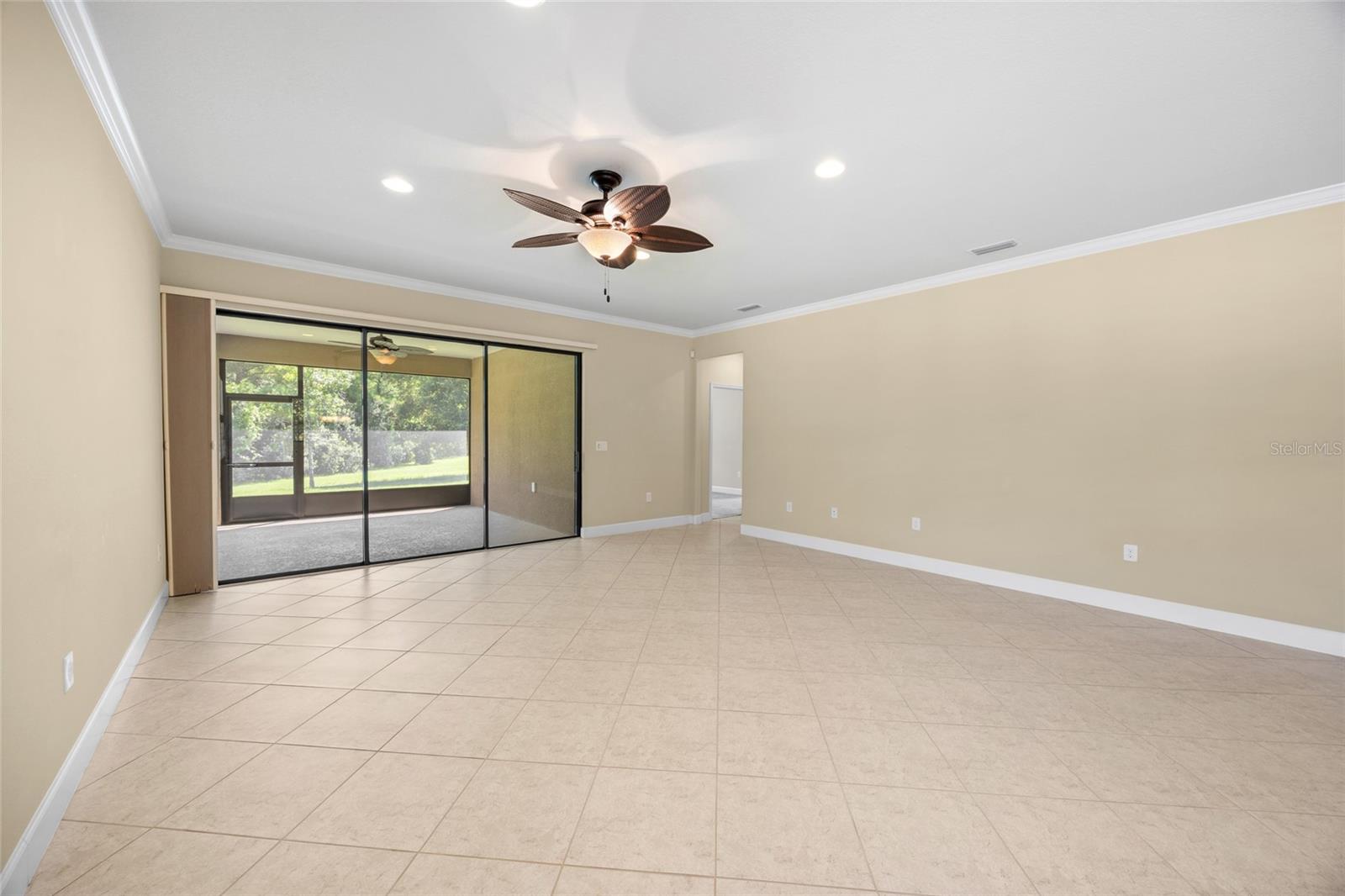Image 15 of 58 For 42 Acorn Grove Court