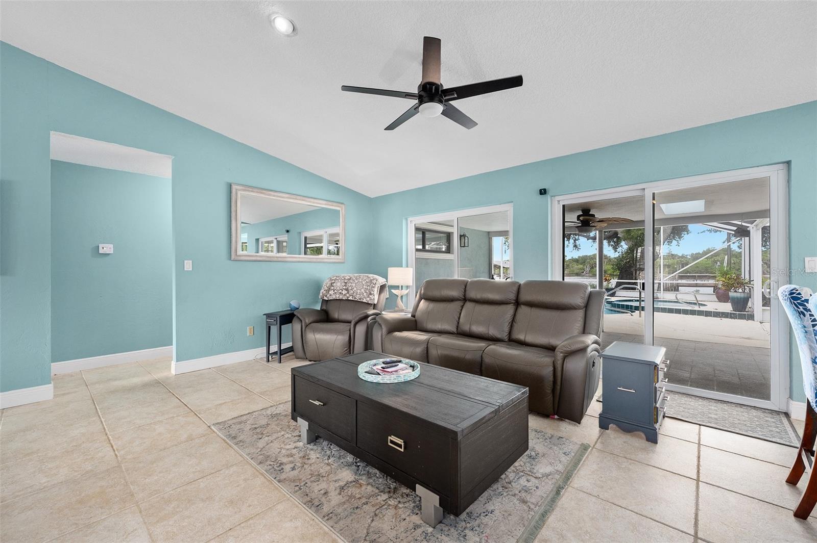 Image 14 of 42 For 3558 John Anderson Drive