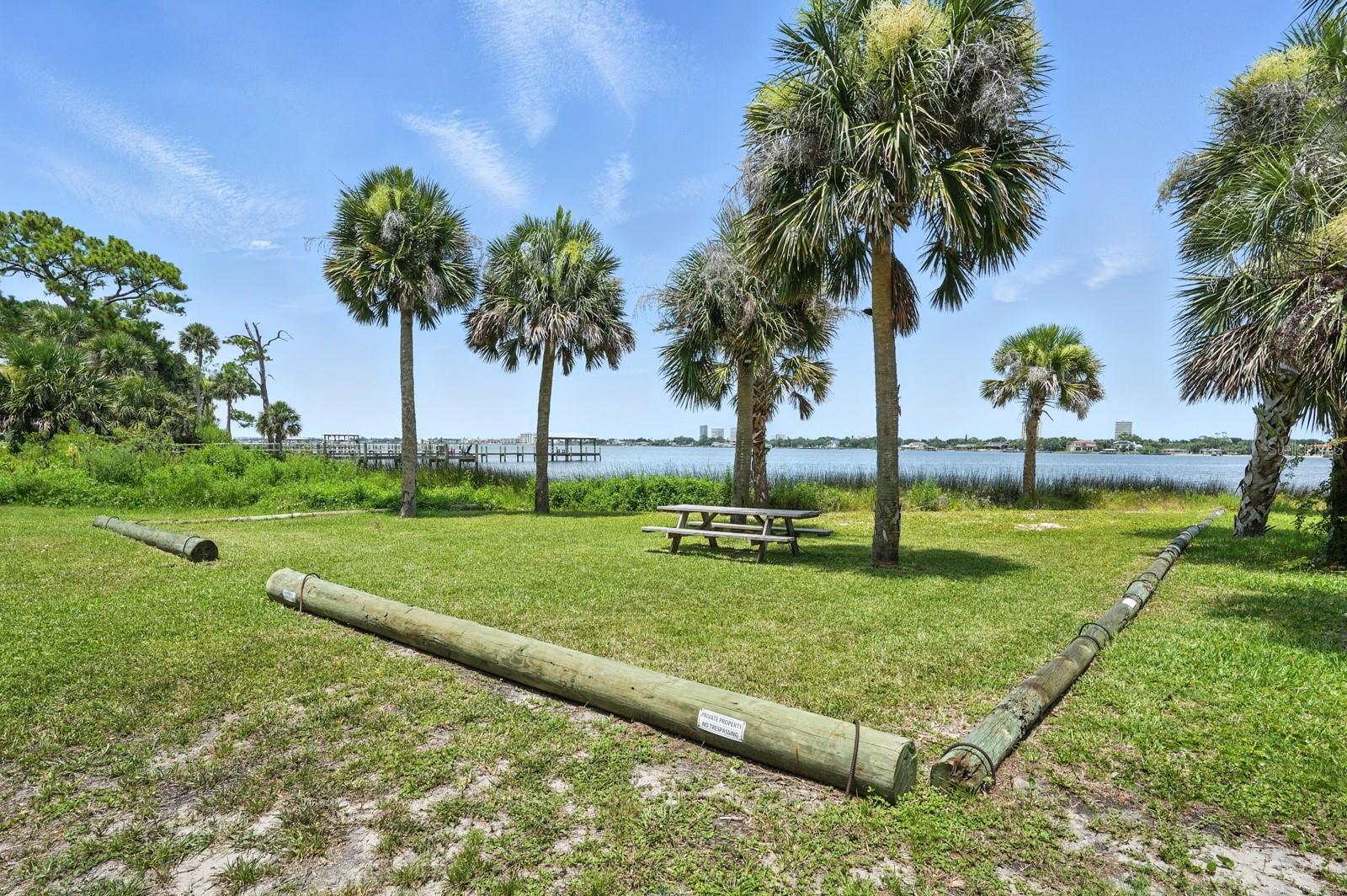 Image 6 of 39 For 1146 Riverside Drive