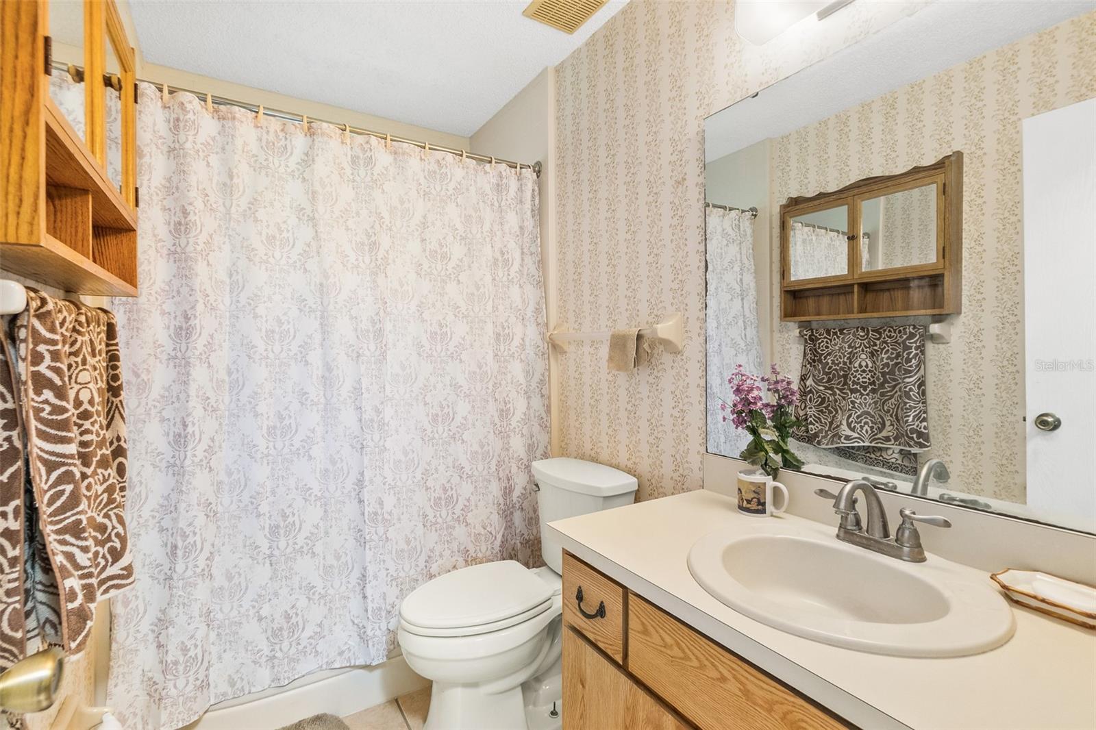 Image 29 of 50 For 6 Claridge Court N