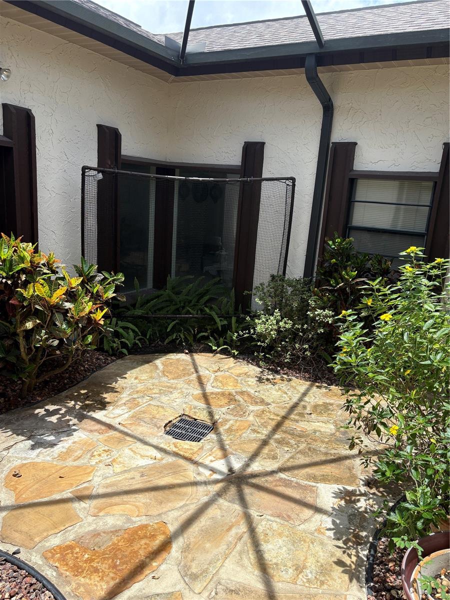 Image 3 of 50 For 6 Claridge Court N