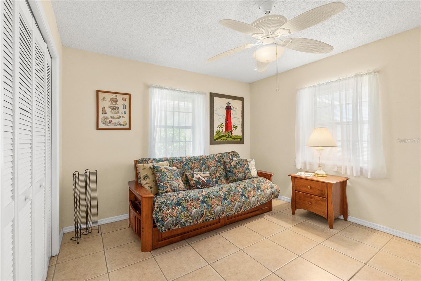 Image 30 of 50 For 6 Claridge Court N