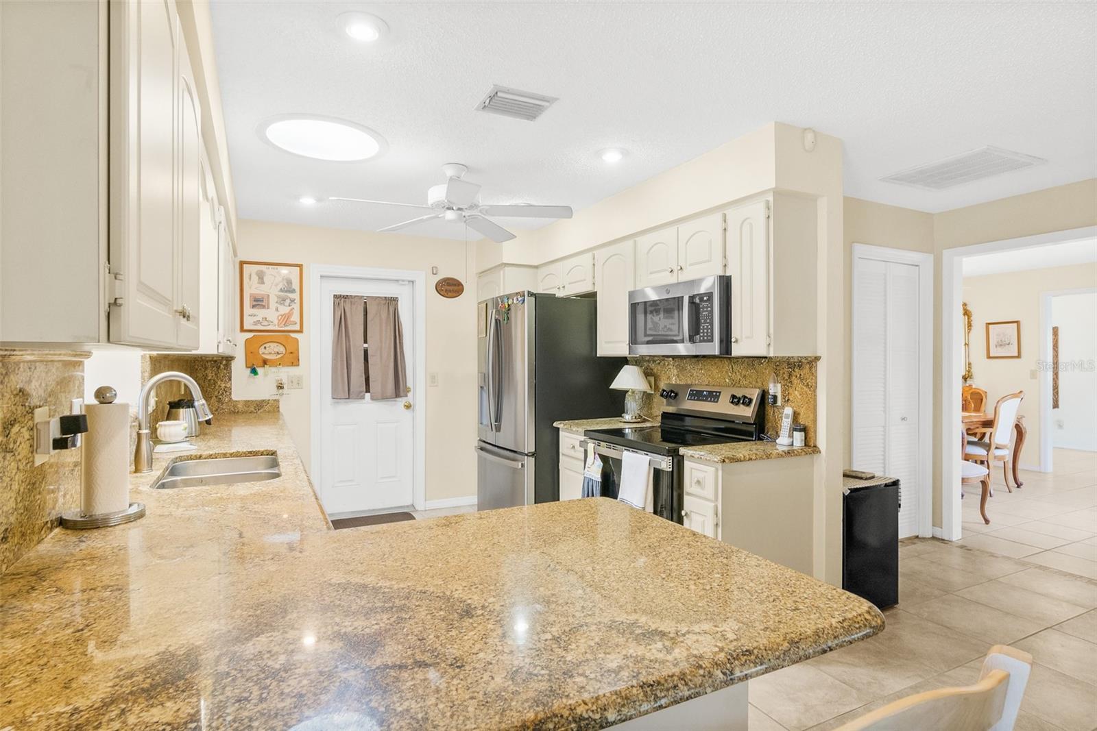 Image 35 of 50 For 6 Claridge Court N