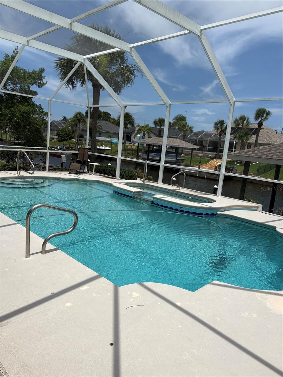 Image 5 of 50 For 6 Claridge Court N