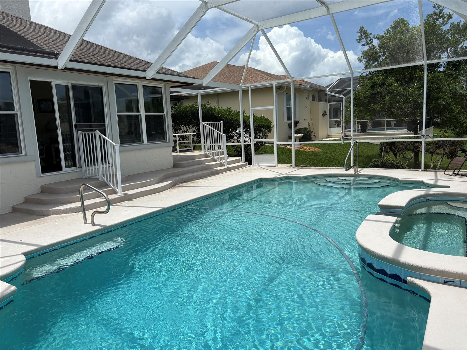 Image 7 of 50 For 6 Claridge Court N