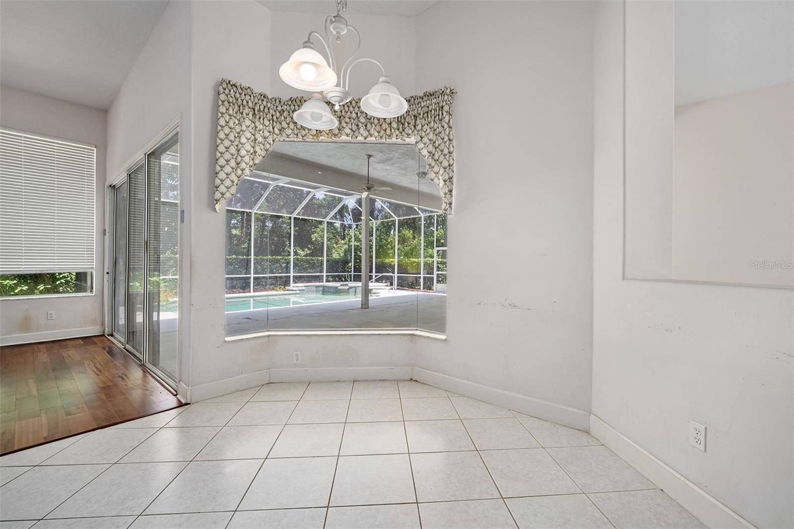 Image 16 of 53 For 718 Dolphin Head Lane