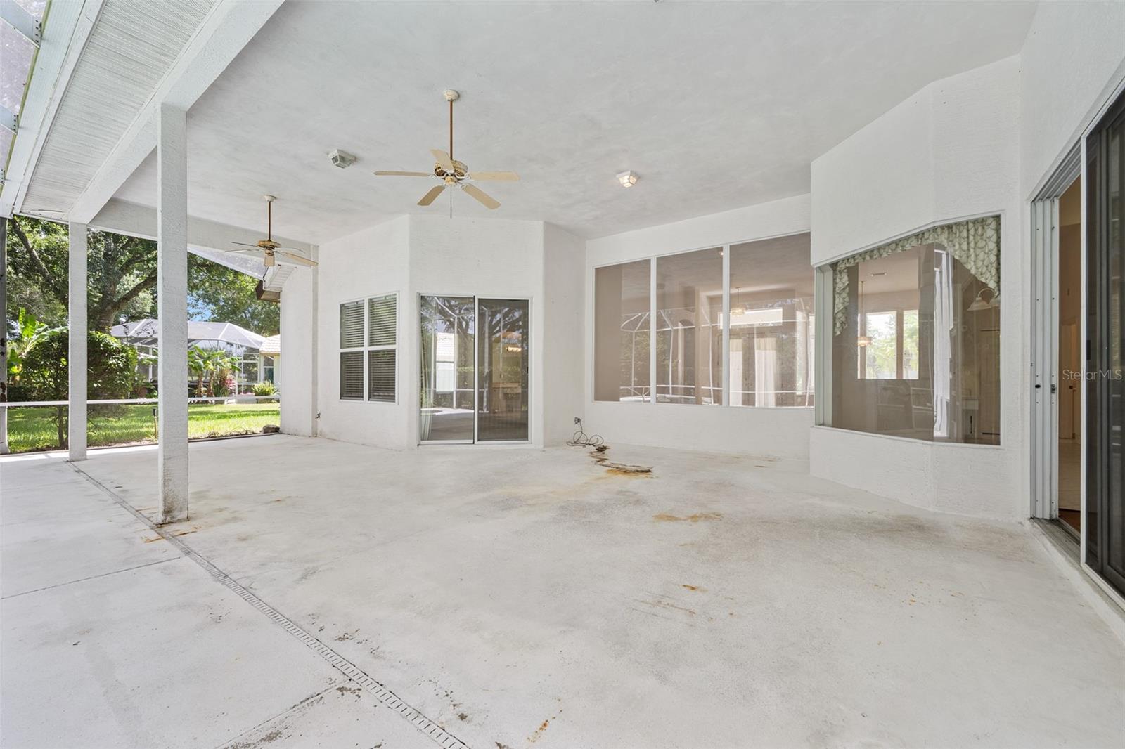 Image 40 of 53 For 718 Dolphin Head Lane