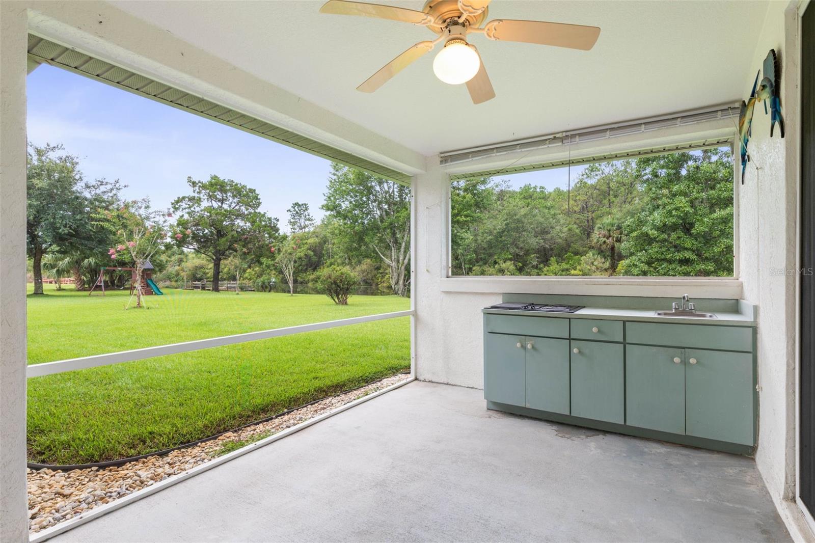 Image 14 of 62 For 16 Birchwood Place