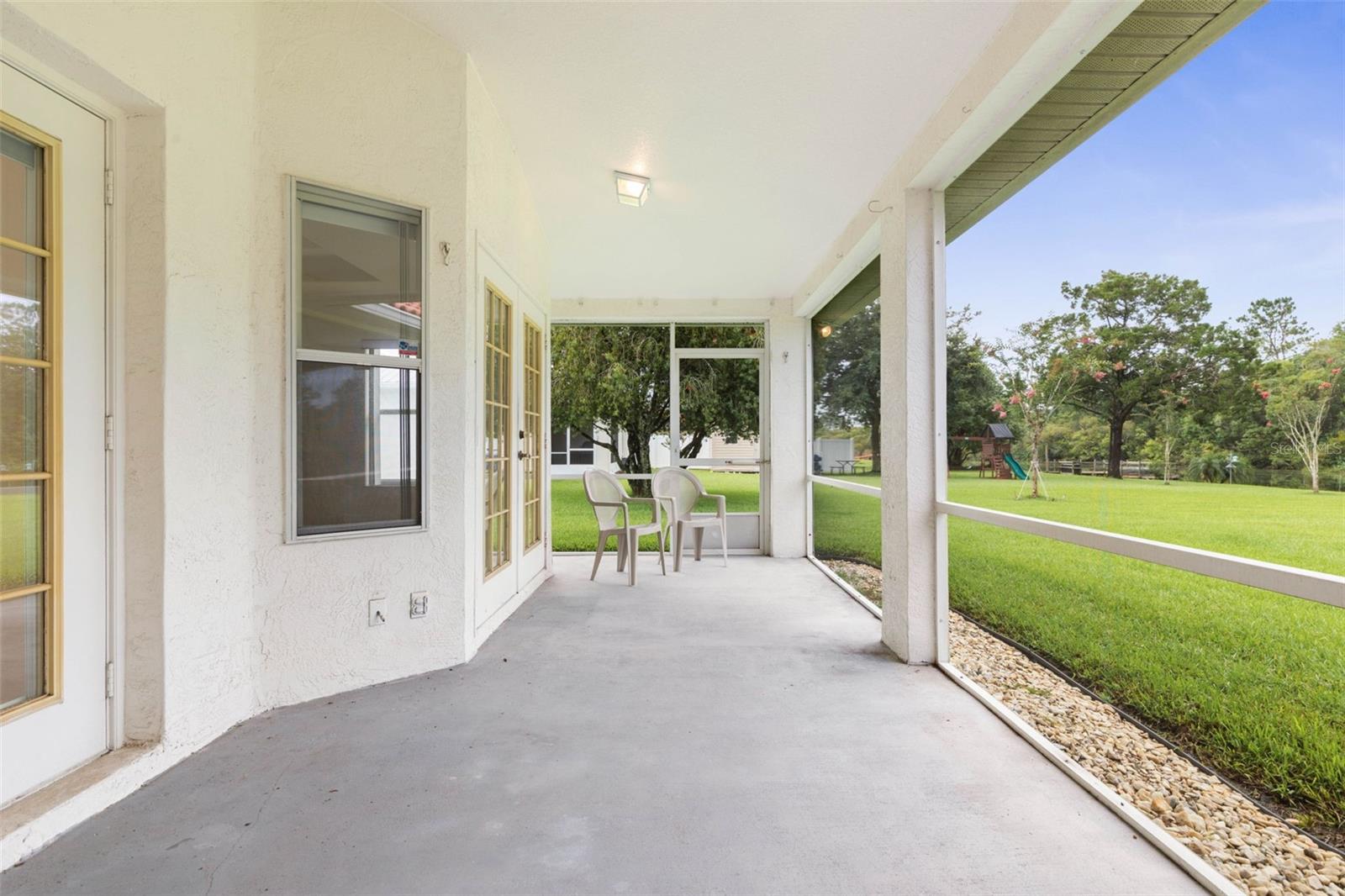 Image 15 of 62 For 16 Birchwood Place