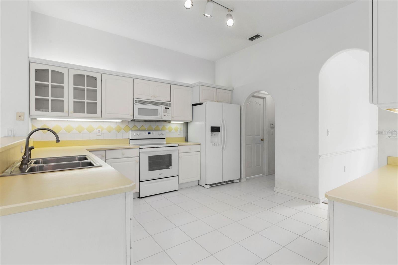 Image 17 of 62 For 16 Birchwood Place