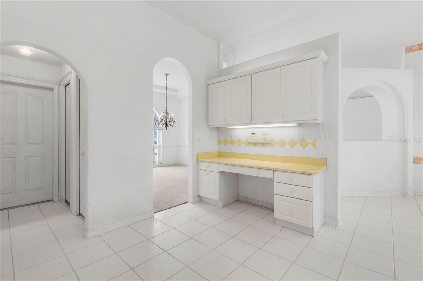Image 21 of 62 For 16 Birchwood Place