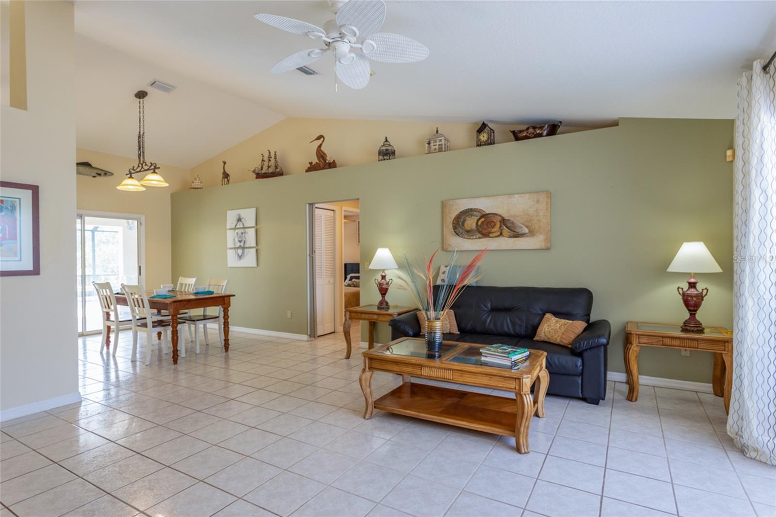 Image 12 of 49 For 28 Bayside Drive