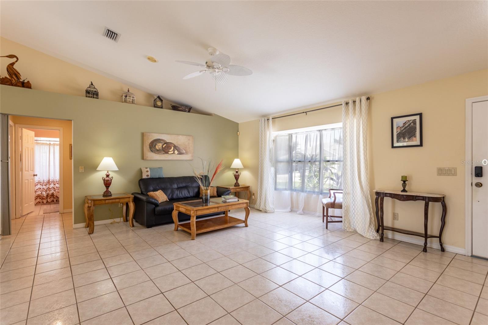Image 9 of 49 For 28 Bayside Drive