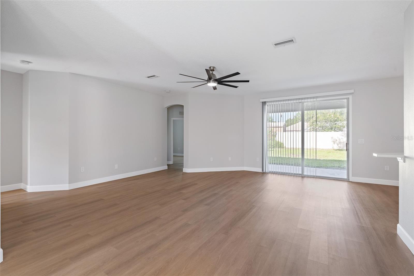Image 14 of 54 For 32 Roxton Lane