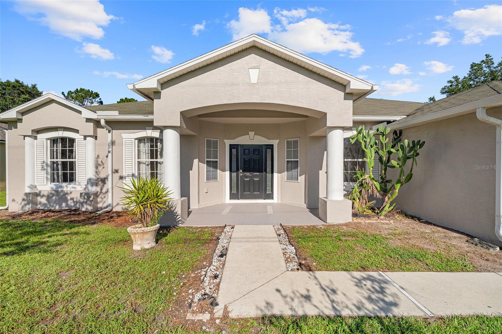 Image 3 of 54 For 32 Roxton Lane