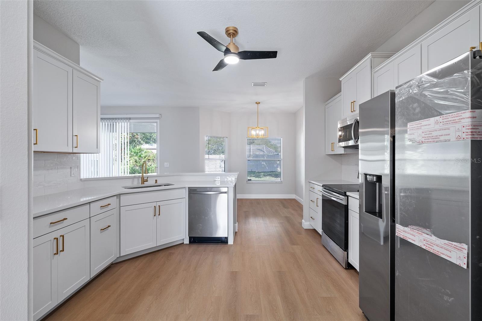 Image 5 of 54 For 32 Roxton Lane