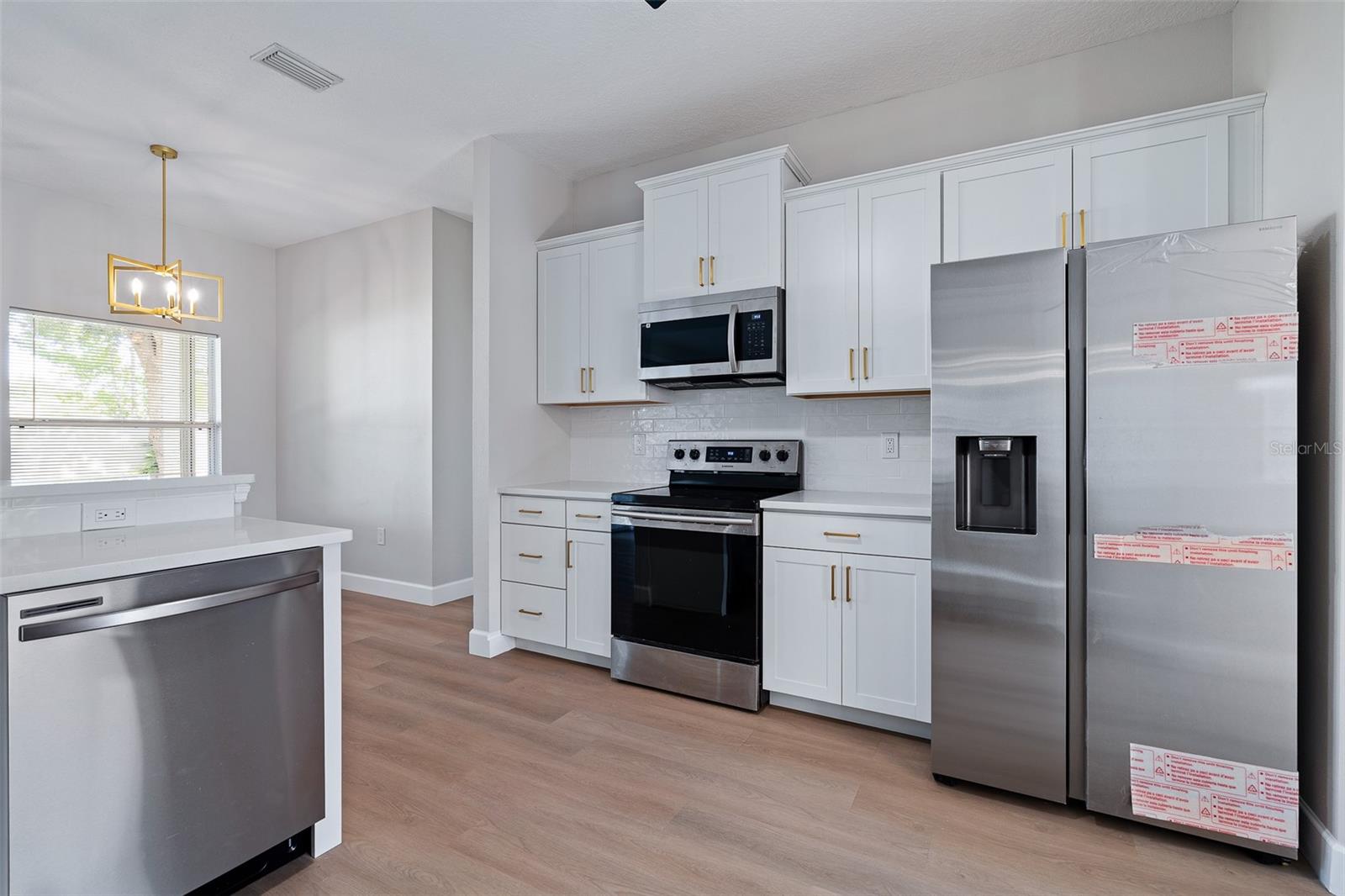 Image 6 of 54 For 32 Roxton Lane