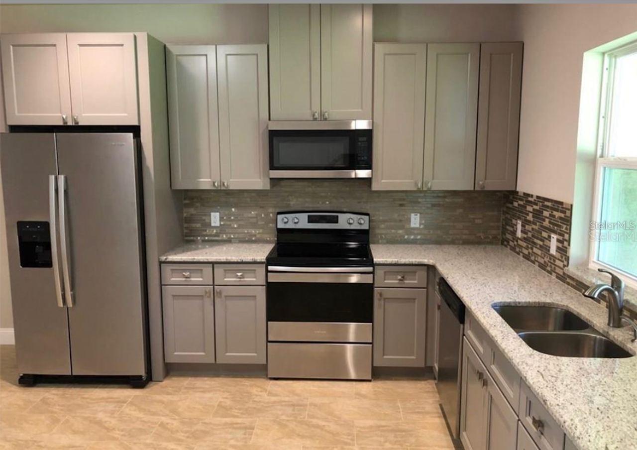 Image 3 of 5 For 8 Brelyn Place B