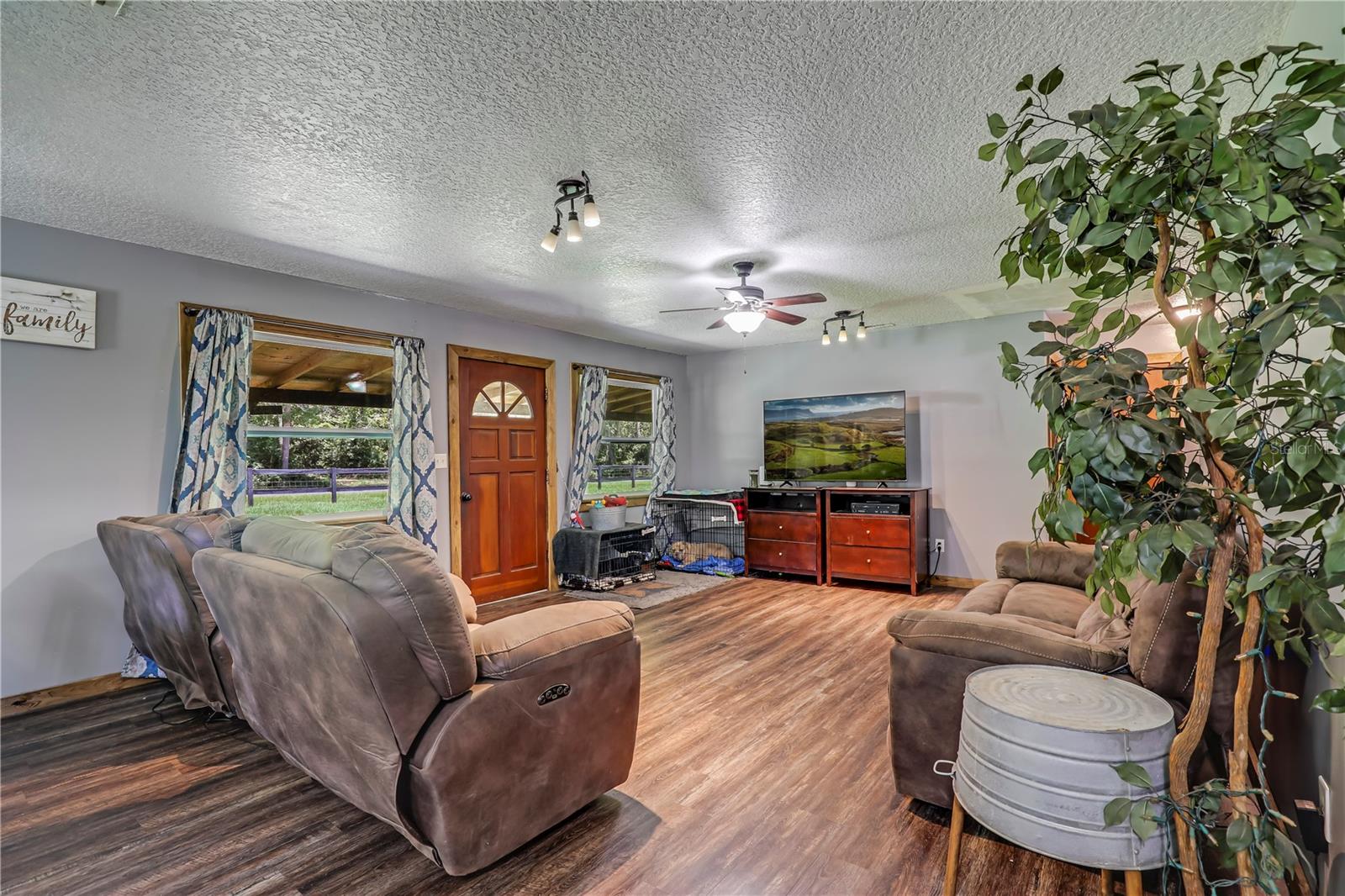Image 16 of 55 For 5616 Cherrytree Avenue
