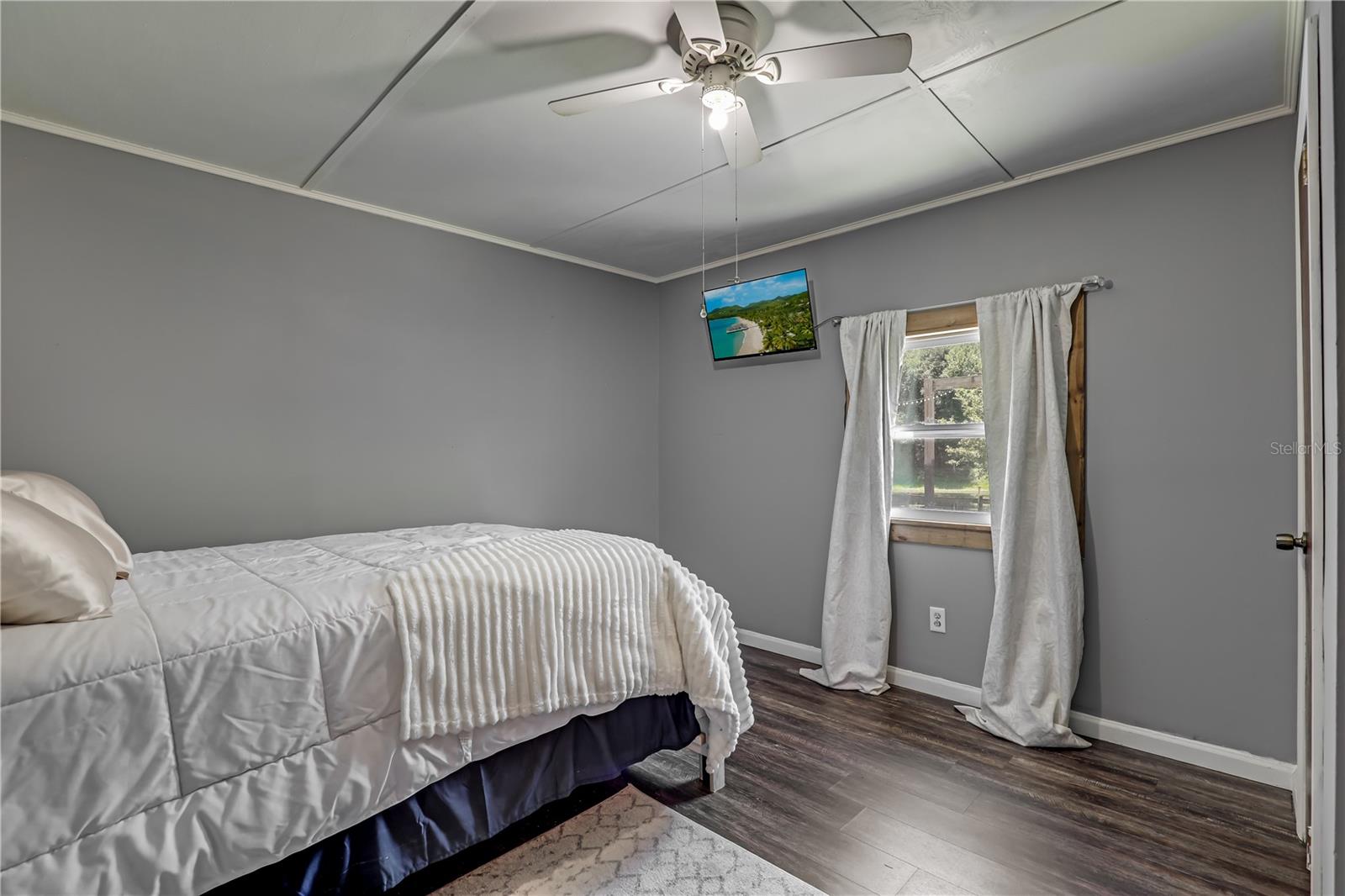 Image 33 of 55 For 5616 Cherrytree Avenue