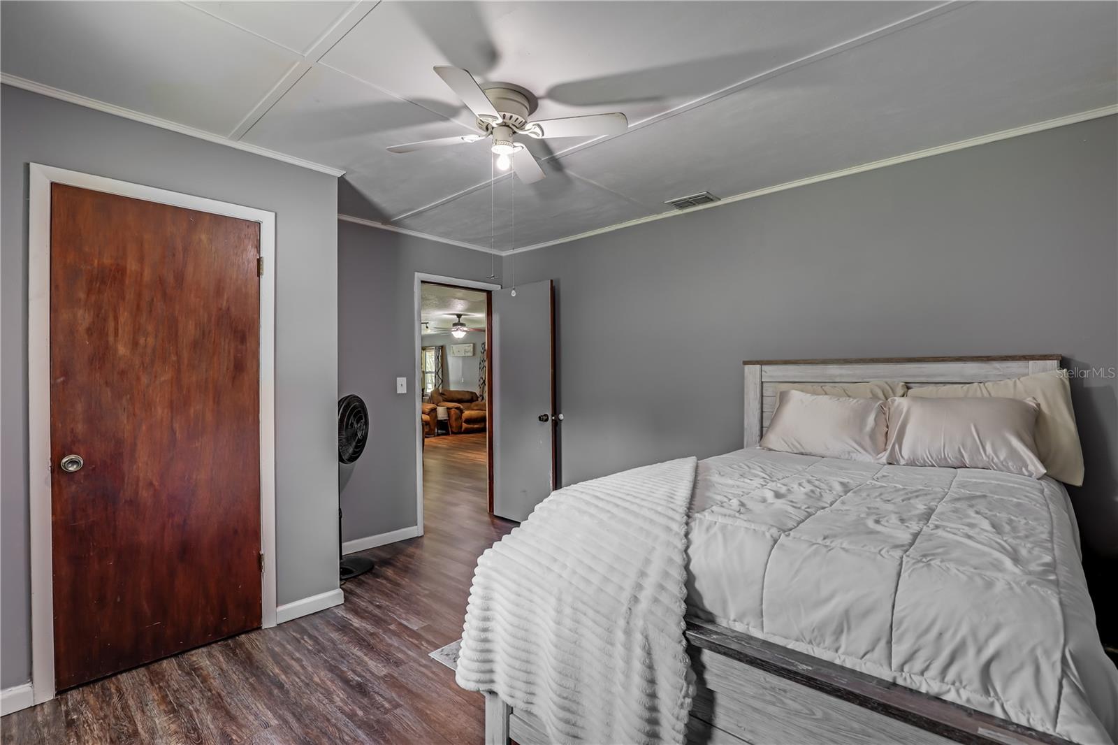 Image 34 of 55 For 5616 Cherrytree Avenue